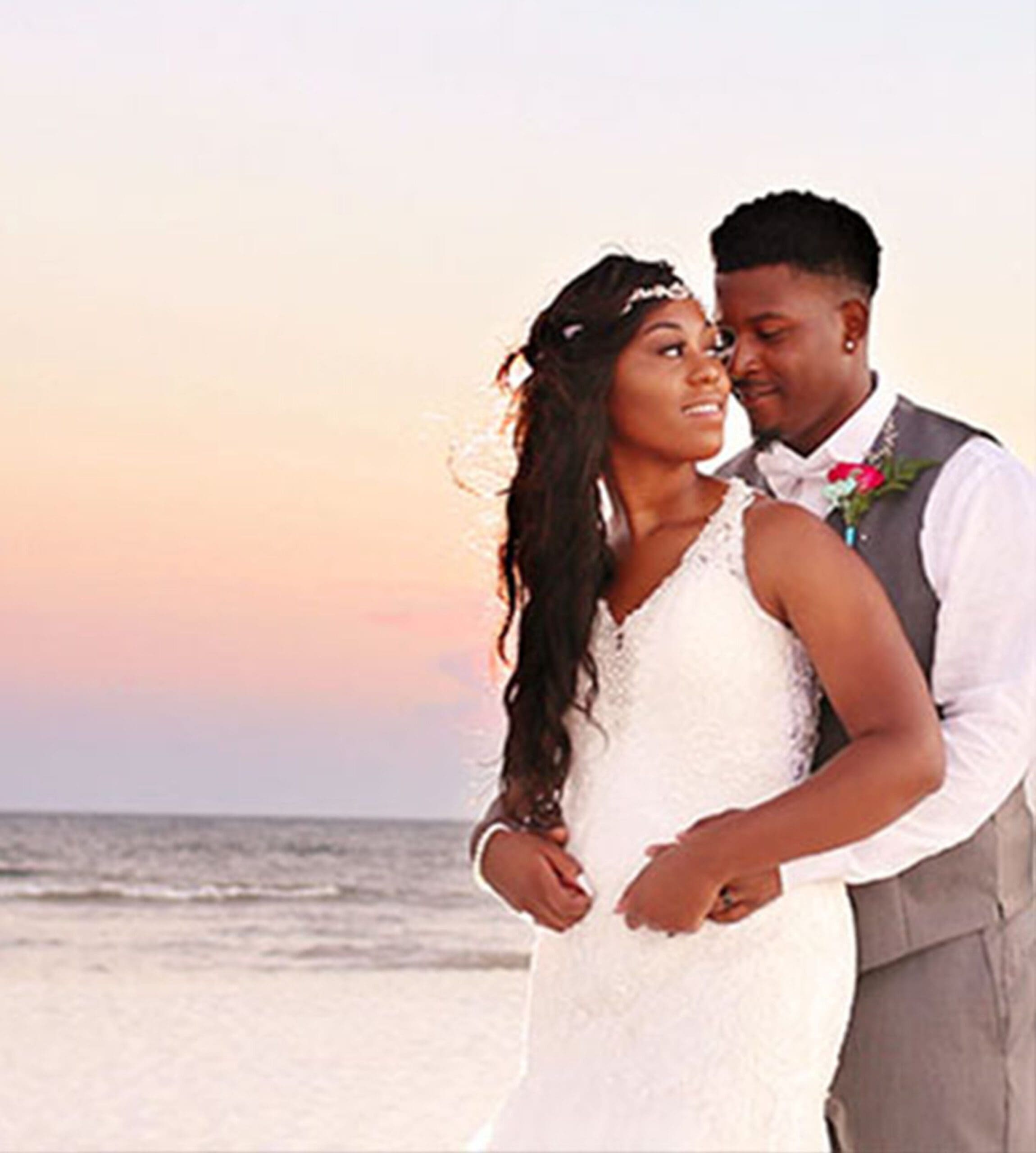 Young love wedding pictures at the beach in Alabama BWA